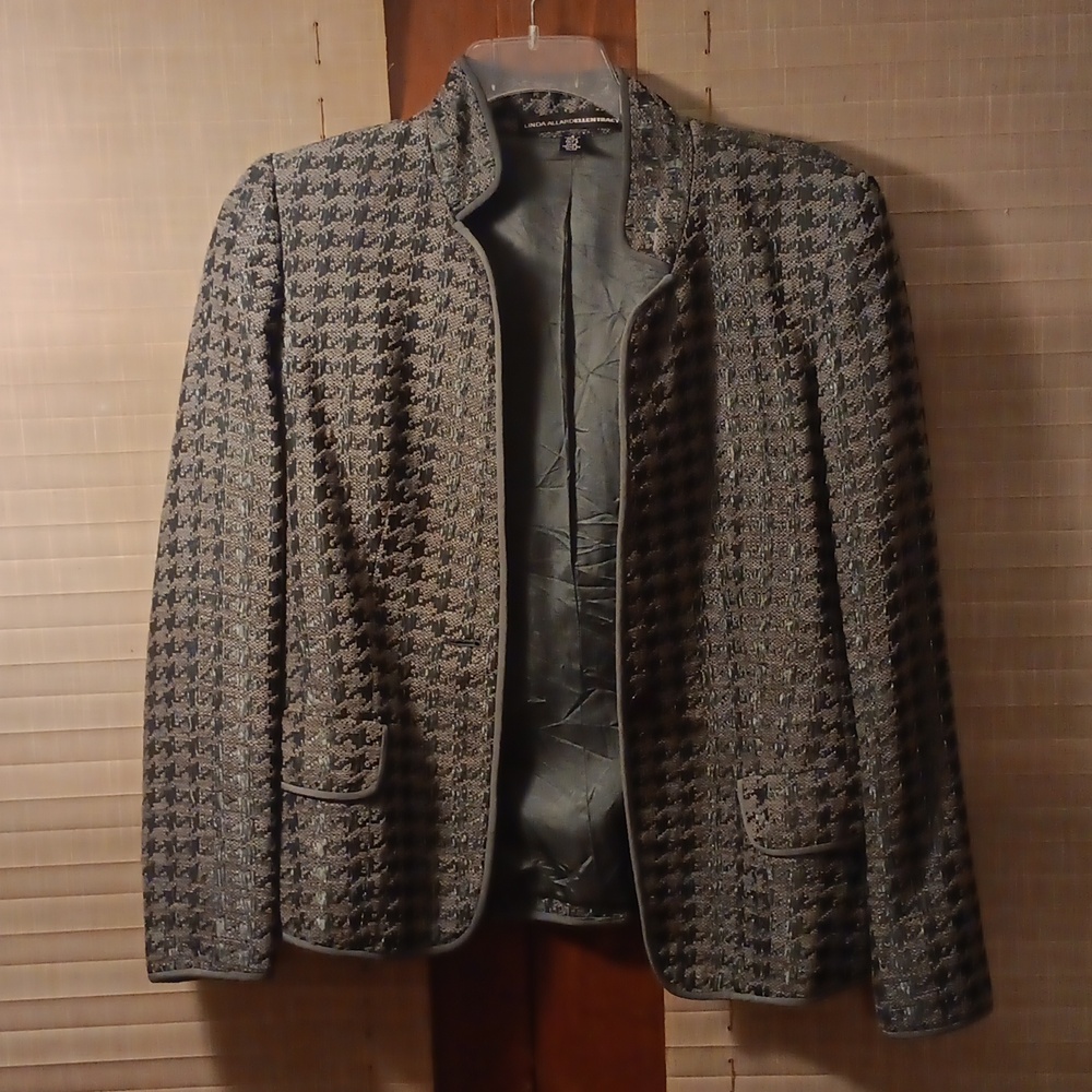 Linda Allard Ellen Tracy Size 8 Grey and Dark Grey Houndstooth Blazer
